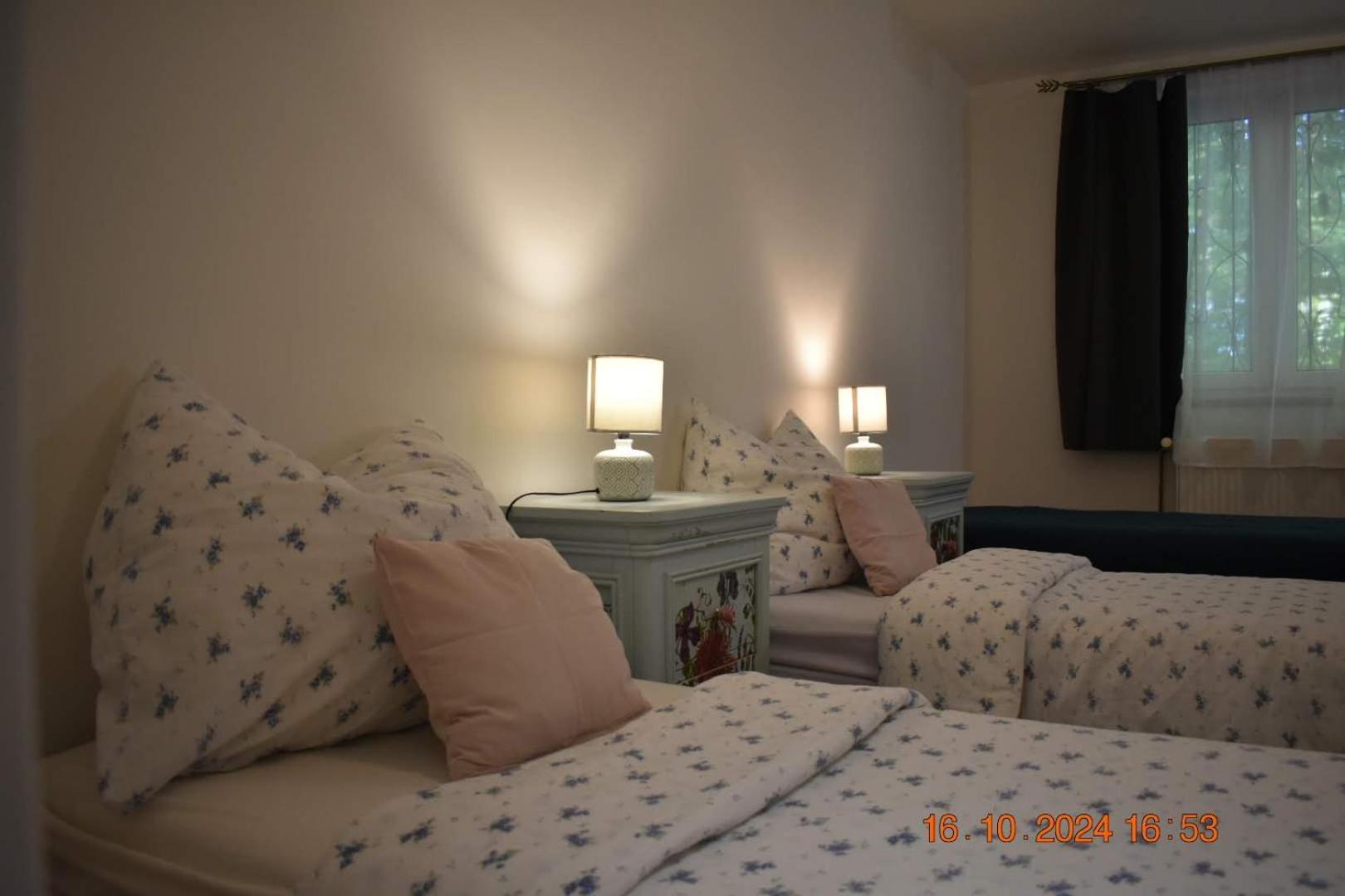 ホテル Flynnhouse Aš エクステリア 写真
