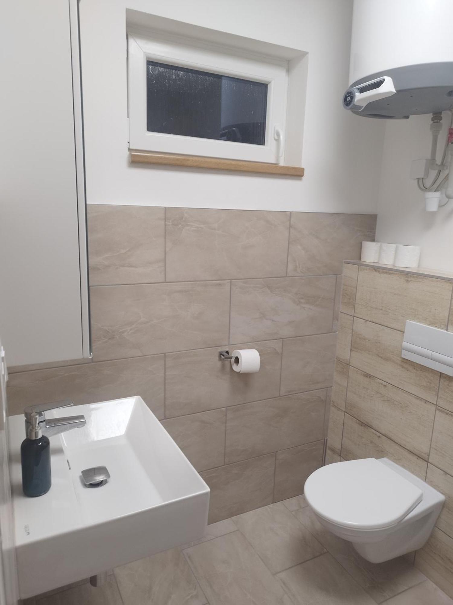 ホテル Flynnhouse Aš エクステリア 写真